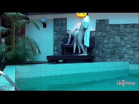 ❤️ Baas noeget faam nei it swimbad, mar koe net wjerstean in hot ️❌ Neuken by porno fy.fullpornercom.ru ❌❤